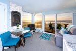 View Pointe, Fabulous Oceanside Sunsets by a Cozy Fire